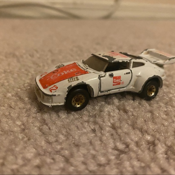 VINTAGE RARE Coca Cola Miniature Car Collectible WITH Opening doors - Picture 2 of 2